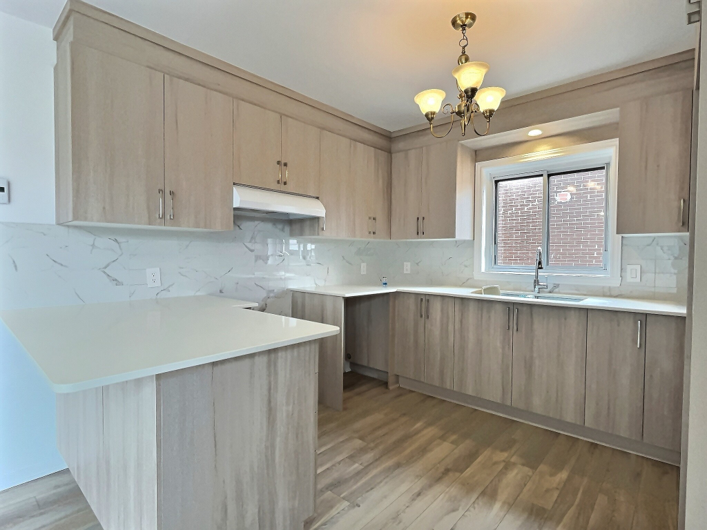 5 1/2 Haut Duplex - Galeries D'Anjou