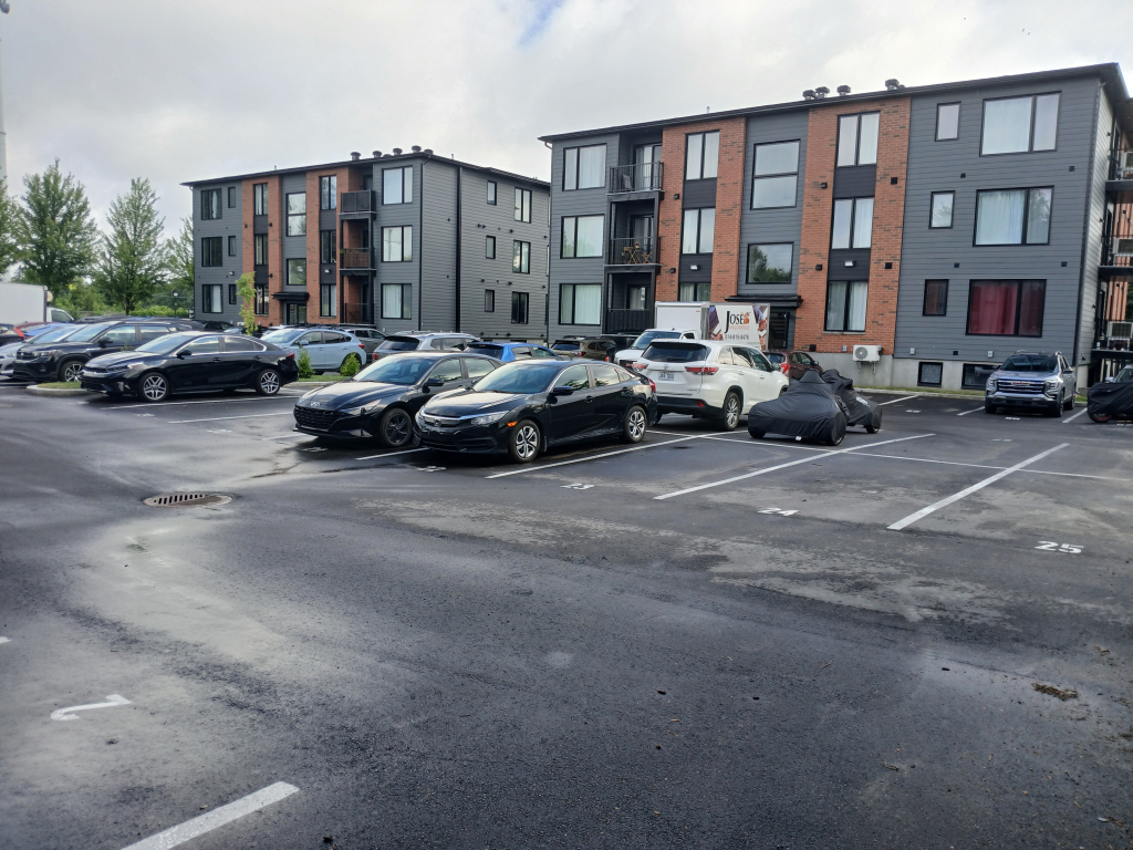 Condo 4 ½ à Louer Pour 1 Octobre 2025 à