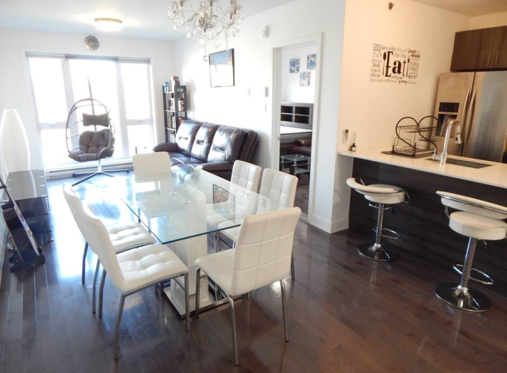 Waterfront Living 2 Bdrm In LaSalle
