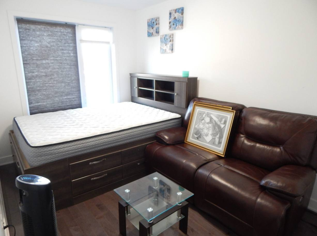 Waterfront Living 2 Bdrm In LaSalle