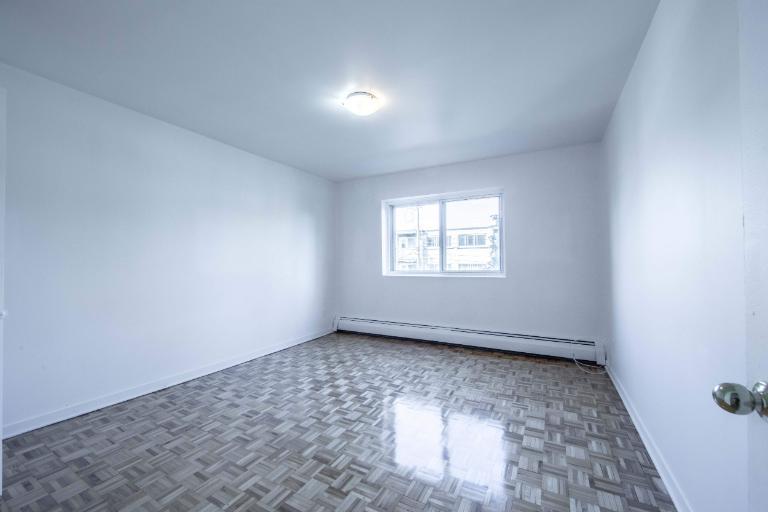 Disponible 1er mai 2022 à compter de 1500$