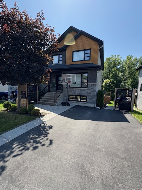 3 1/2 Porte Patio Avec Terrasse
