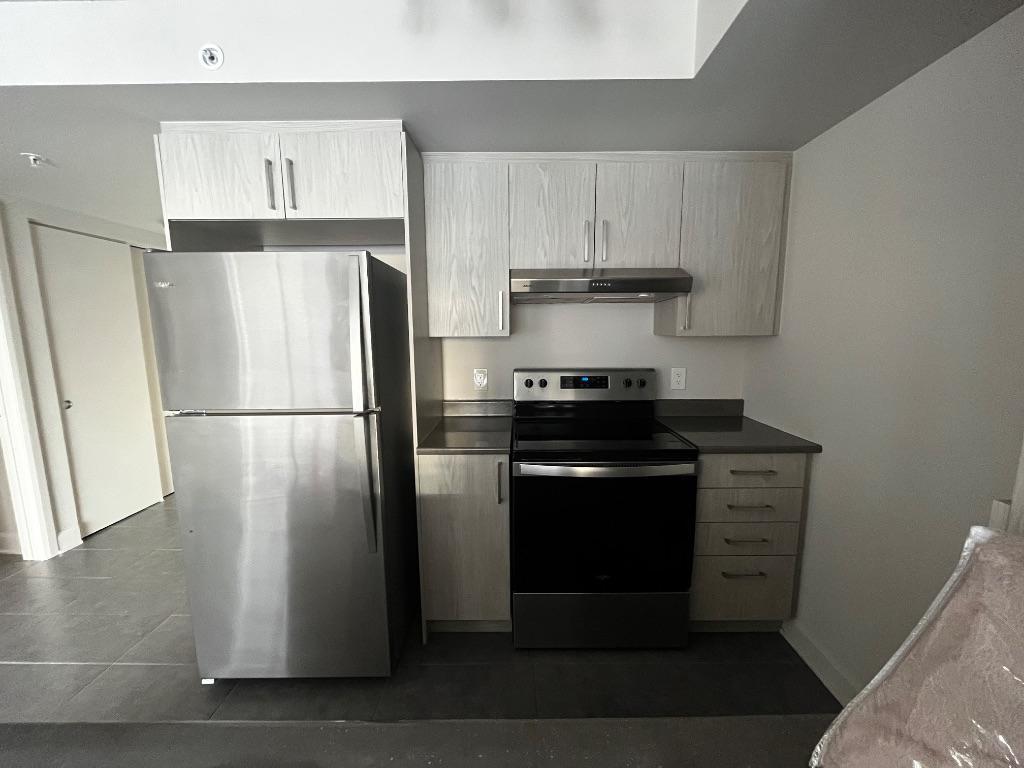 Cession de Bail / Lease transfer 3 1/2 (boul. saint-elzear, laval)