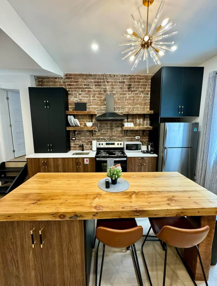 Plateau/Downtown - 3 Bedrooms Furnished