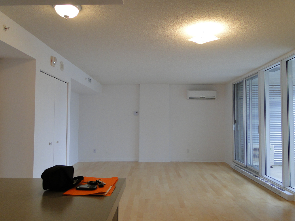 Condo 3 1/2 à Louer Place De L'Acadie
