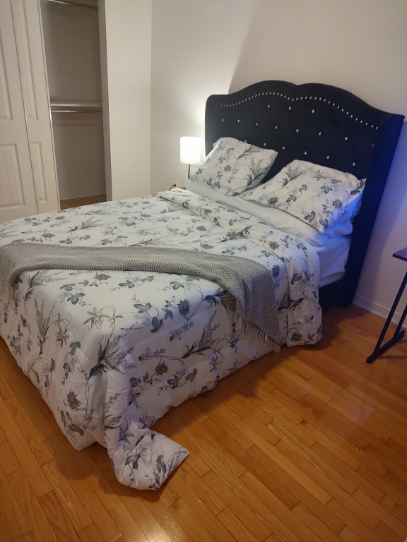 Chambre Propre Pour FILLE Au Plateau