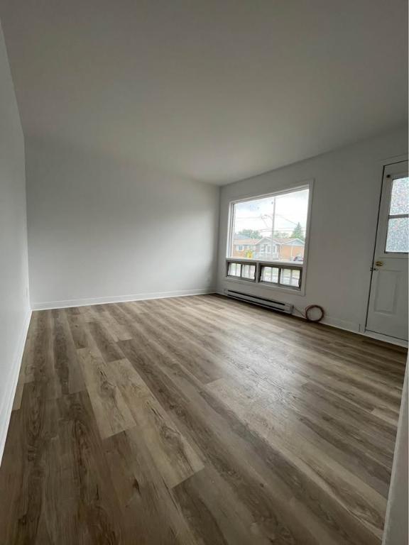 Grand 4 1/2 Apartment - Section A Brossard