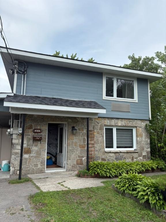 41/2 all renovated on the water