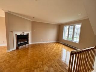 Superbe condo 4 1/2 en plein coeur de Laval