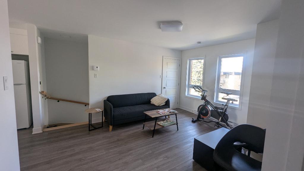 Appartement lumineux au dernier étage semi-meublé !
