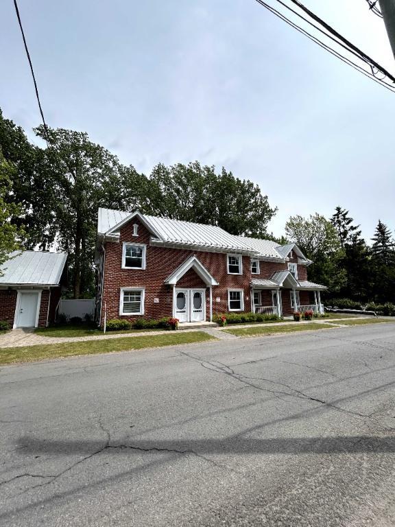 Condo sur le bord de l'eau a Berthierville