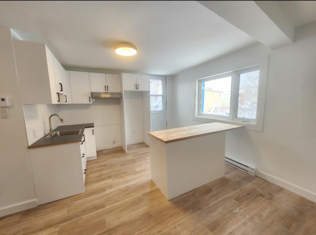Appartement à louer 4 1/2 St-Jérôme centre-ville
