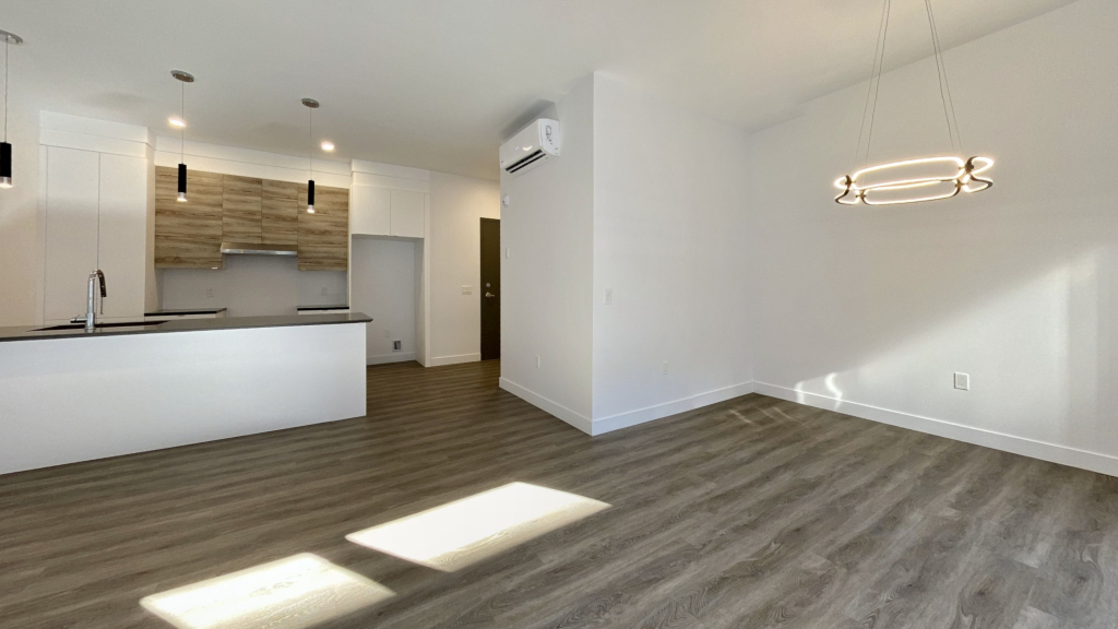 4 ½ HAUT DE GAMME |MCCREA|DÈS MAINTENANT