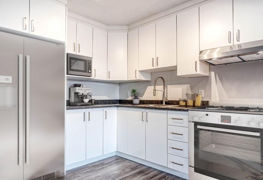 MEUBLÉ-FURNISHED TOUT INCLUS