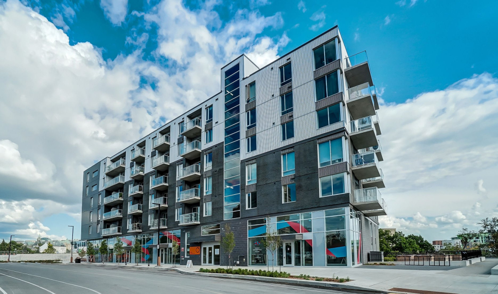 304-40 Jos Montferrand Beau Condo