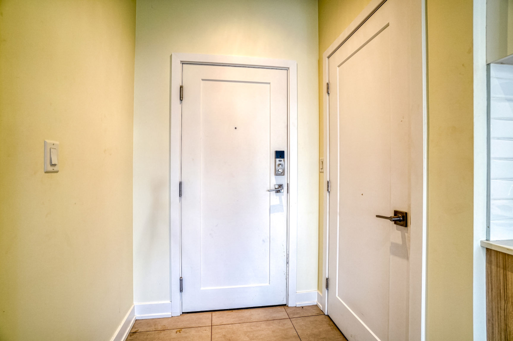 101-425 Atmosphere Joli Condo Moderne