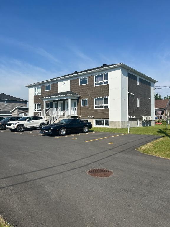 ✨ 1 mois gratuit ✨ ✨Disponible dès maintenant et le 1er Juillet - Grand 4 ½ moderne à louer dans le secteur colonial✨