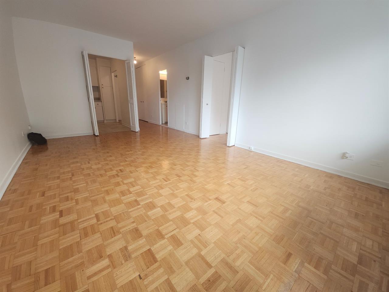 Appartement Montréal (Ville-Marie) À Louer