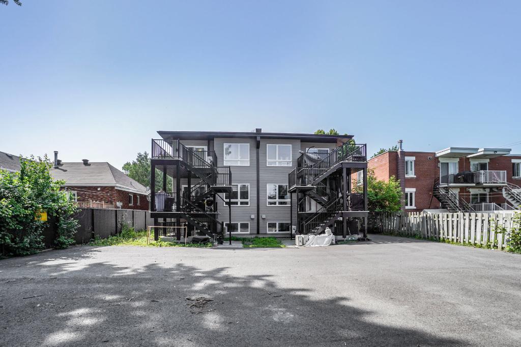 Grand 4 ½ ULTRA MODERNE CONSTRUCTION 2019 A LOUER