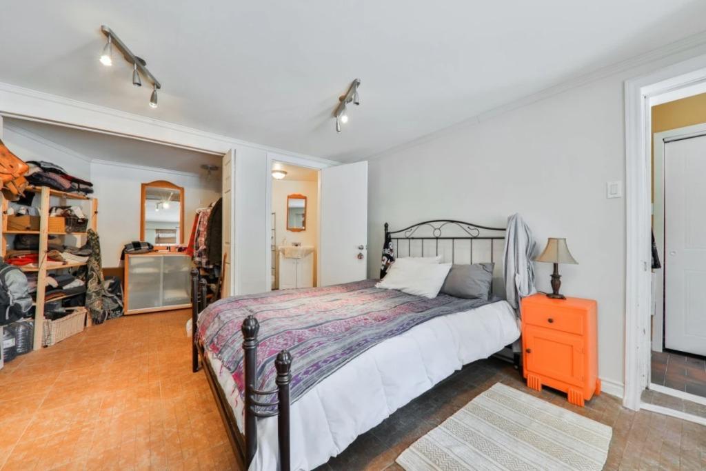 Appartement à louer très grand 4 1/2 Saint-Sauveur