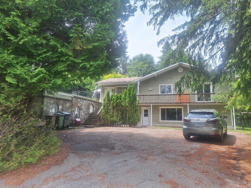 Appartement à louer très grand 5½ - Saint-Sauveur