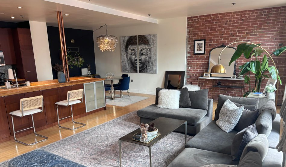 Magnificent 1 Bedroom Condo Downtown