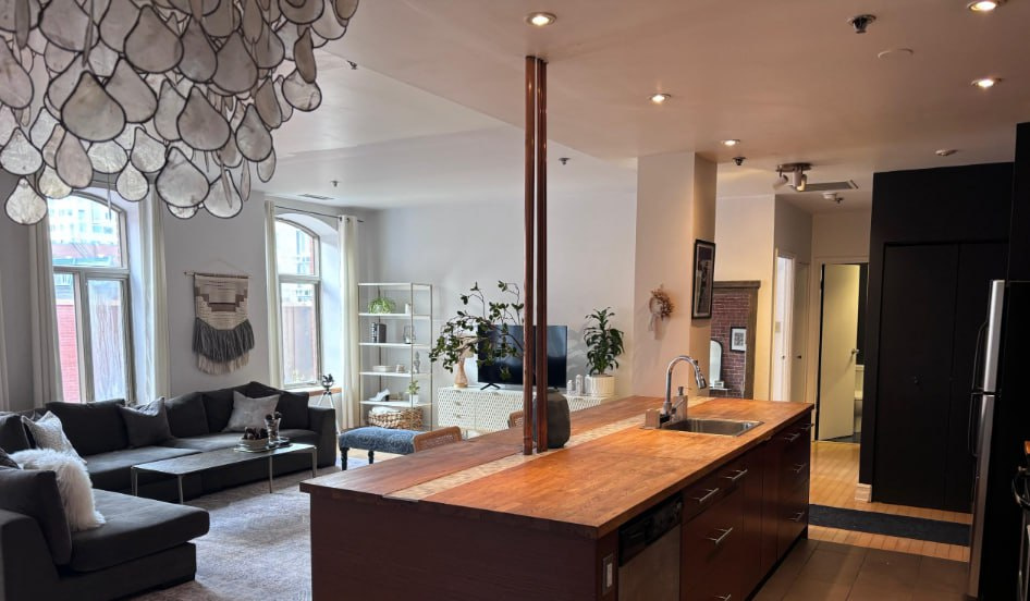 Magnificent 1 Bedroom Condo Downtown