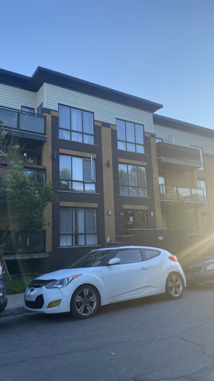 Condo 4 1/2 à Louer/for Rent