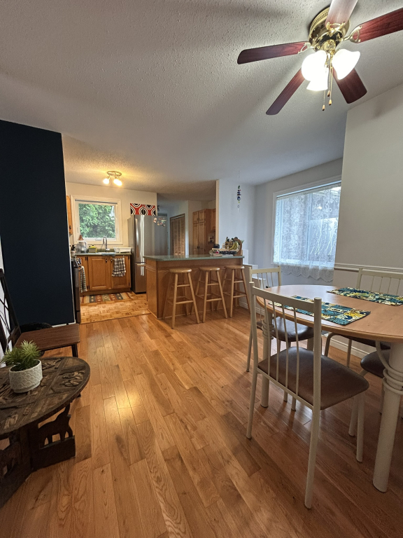 TRÈS BELLE MAISON À CHELSEA POUR 3200$