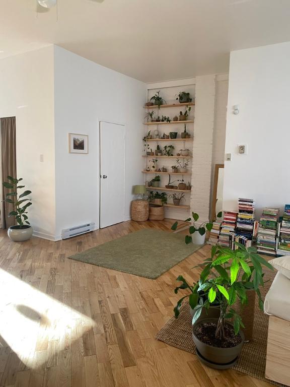 Beau grand logement à louer Montréal
