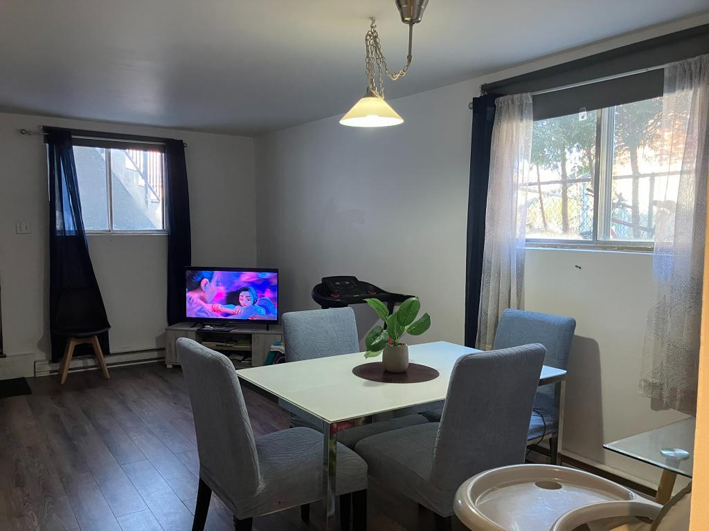 Grand 3 ½ disponible – 1200$/mois – Ahuntsic