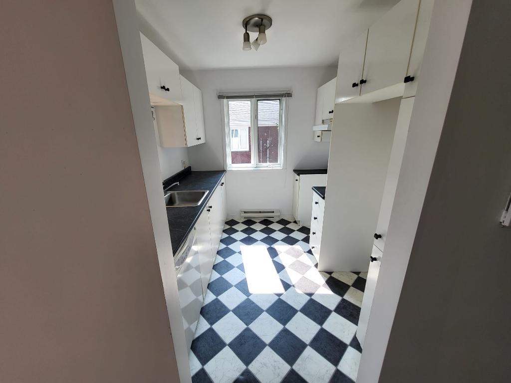 SUPER BEAU 4 12 à LOUER À Trois rivières