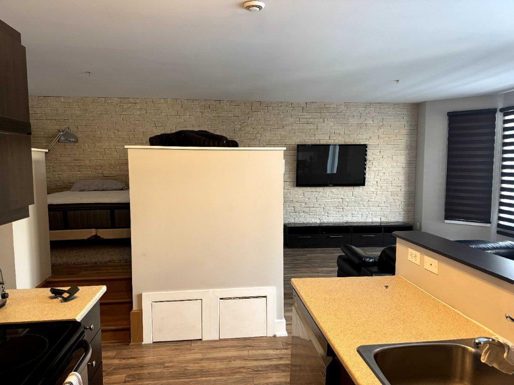 Condo neuf 3 1/2 meublé avec garage