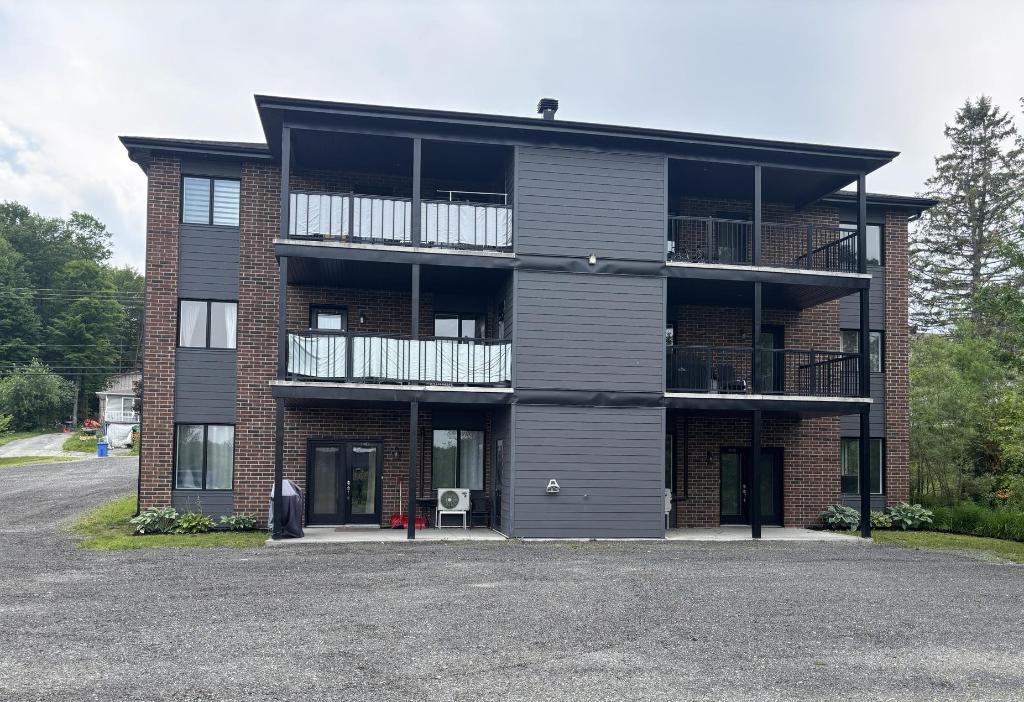 4 1/2 À LOUER (ST-DENIS-DE-BROMPTON)