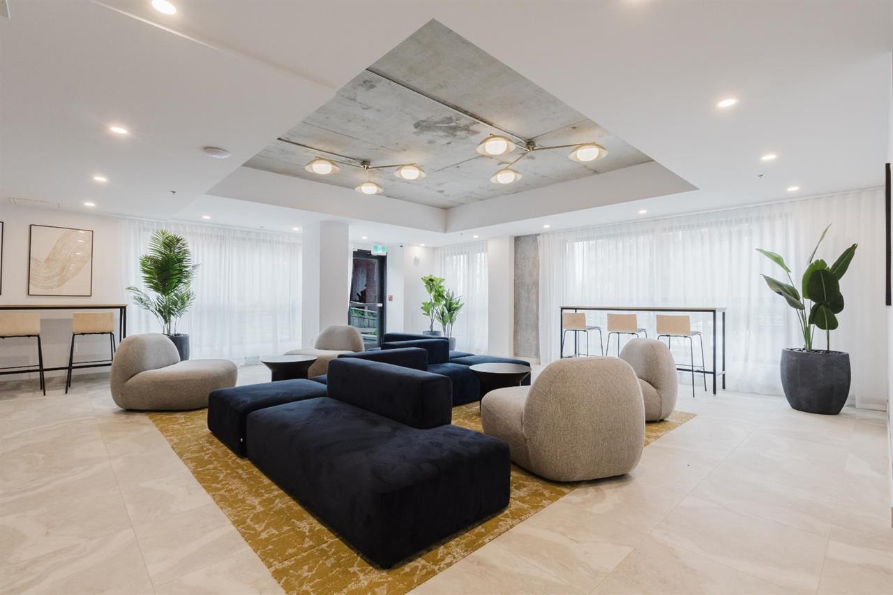 3 Bedroom - 4988 Place De La Savane, Mont-Royal