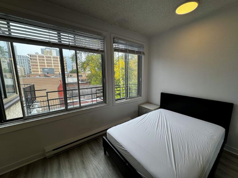 1 CH - 1 SDB - Montréal - $1,275 /mo