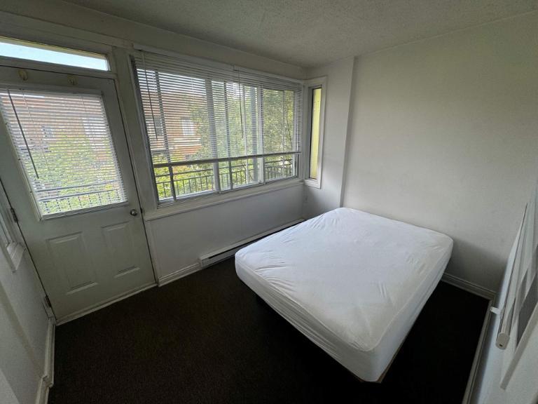 1 CH - 1 SDB - Montréal - $1,295 /mo