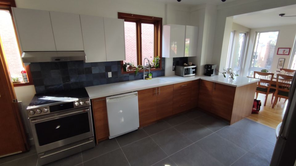 5 1/2 Meublé Dans Un Haut De Duplex