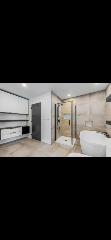 5 ½ De Luxe – Vue Sur L’eau, 1500 Pi², F