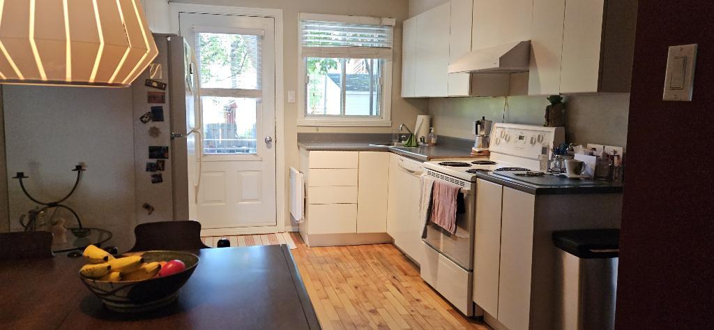 Ahuntsic, 5 1/2 à louer, haut de duplex rénové