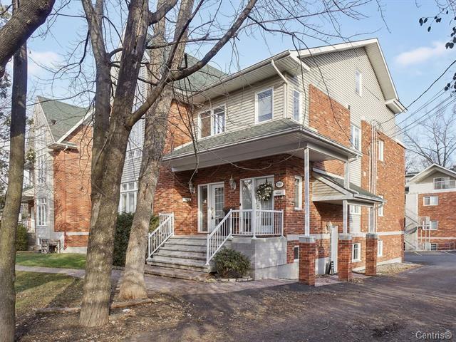 Condo spacieux sur 2 niveaux avec mezzanine – 3 chambres – Ville de Rosemère - à deux pas de la Gare!