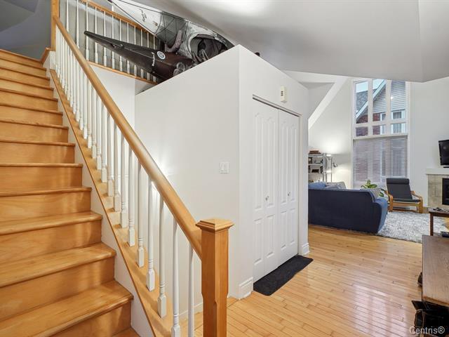 Condo spacieux sur 2 niveaux avec mezzanine – 3 chambres – Ville de Rosemère - à deux pas de la Gare!