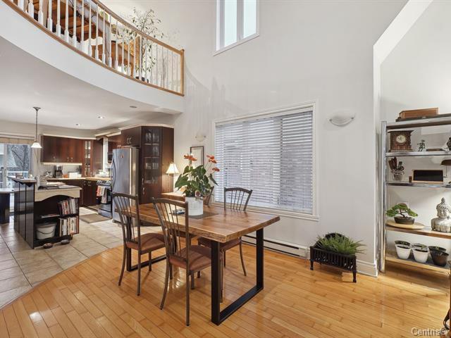 Condo spacieux sur 2 niveaux avec mezzanine – 3 chambres – Ville de Rosemère - à deux pas de la Gare!