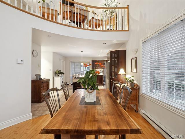 Condo spacieux sur 2 niveaux avec mezzanine – 3 chambres – Ville de Rosemère - à deux pas de la Gare!