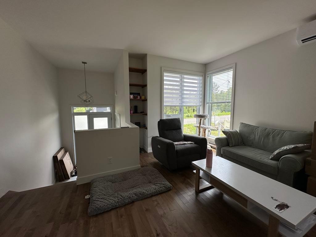 LIBRE IMMÉDIATEMENT: À louer Jumelé 5 chambres à Bromont