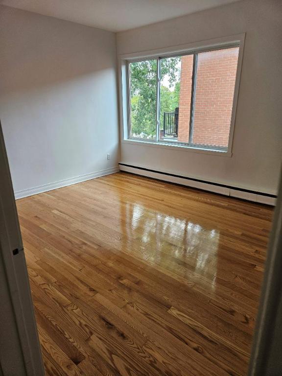 1 CH - 1 SDB - Côte Saint-Luc - $1,350 /mo
