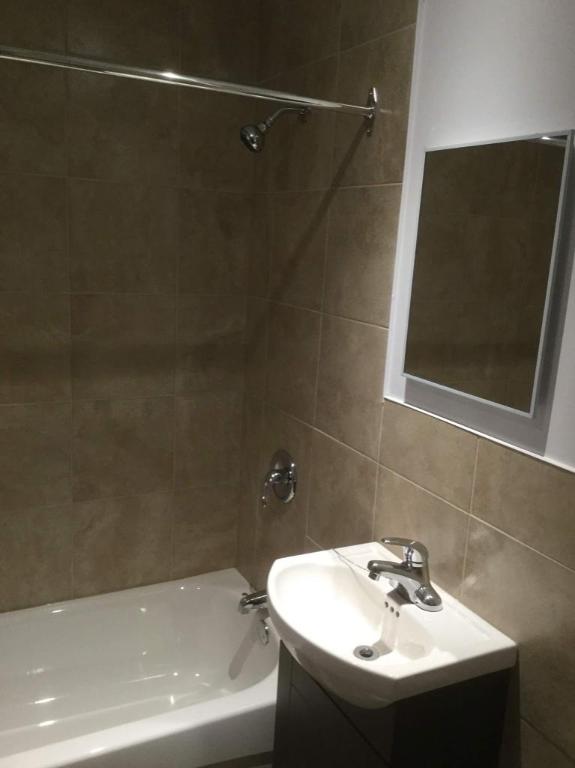 1 CH - 1 SDB - Côte Saint-Luc - $1,350 /mo