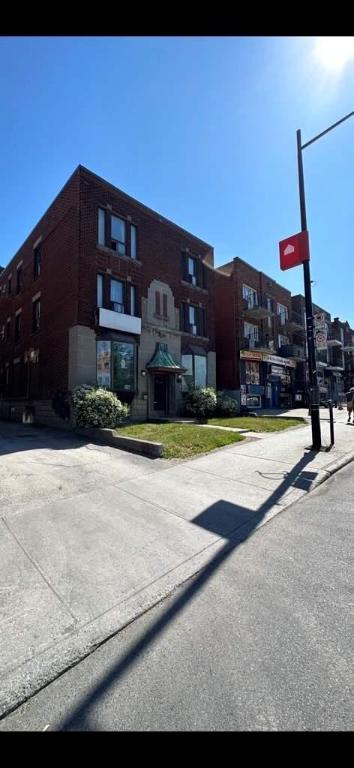 1 CH - 1 SDB - Montréal - $1,350 /mo