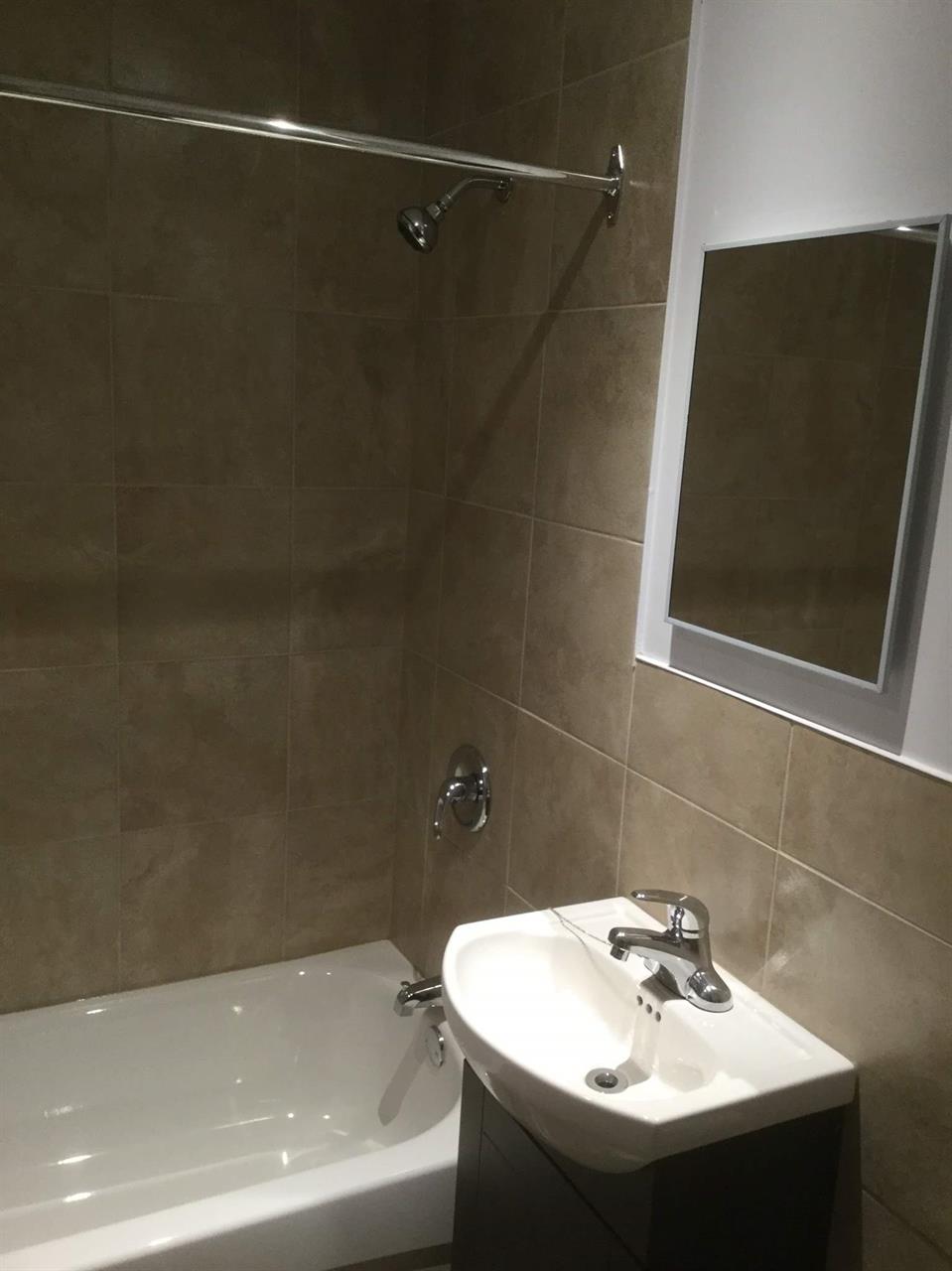 1 CH - 1 SDB - Côte Saint-Luc - $1,350 /mo