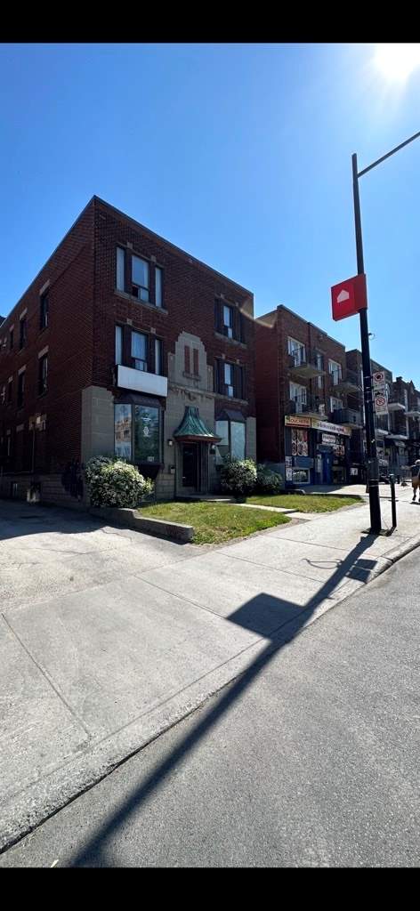 1 CH - 1 SDB - Montréal - $1,350 /mo